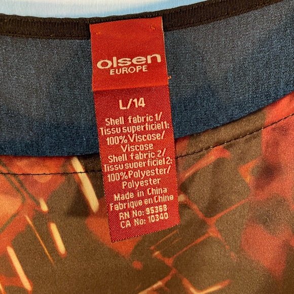 Black Olsen t-shirt with maroon and silver modern design - Picture 3 of 4